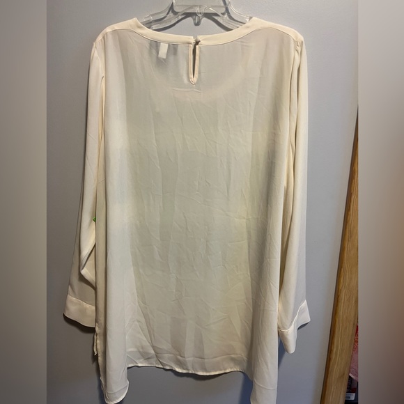 NWT-Lane Bryant- Cream Color With Black Sequence- Plus Size Top - Picture 4 of 4